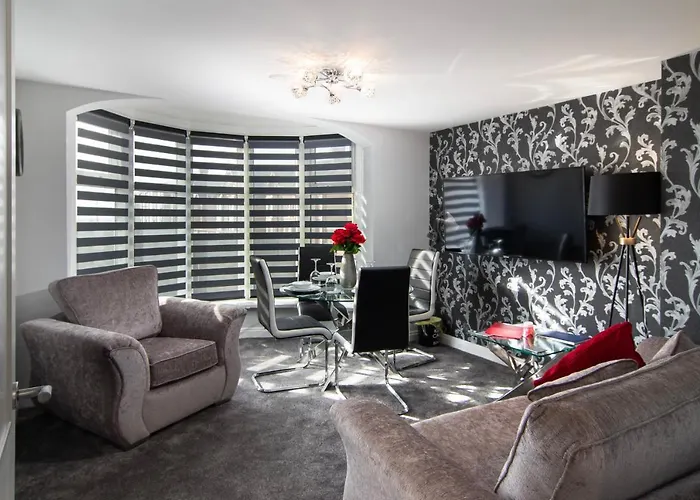 New Luxury Seaview Apt2 Free Parking Special Deal