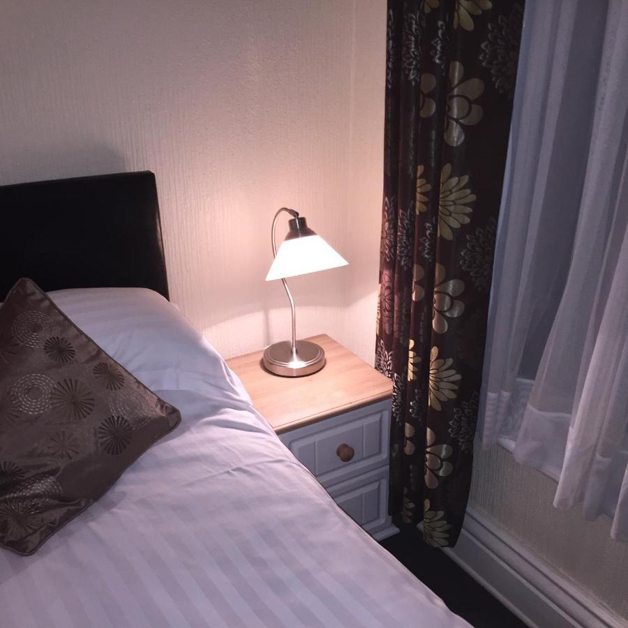 The Beechcliffe - Over 35's Only Guest house 3*