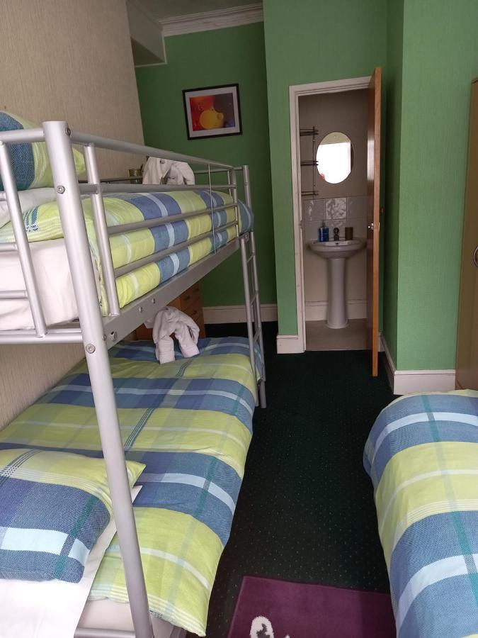 Seasons 24 Guest house *