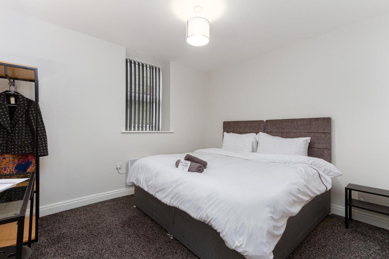 Apartment Kings Court Modern Aparthotel, Town Centre - Collection Blackpool