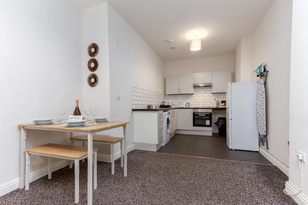 Apartment Kings Court Modern Aparthotel, Town Centre - Collection