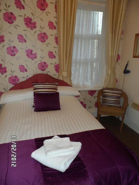 Lyric Hotel 2*