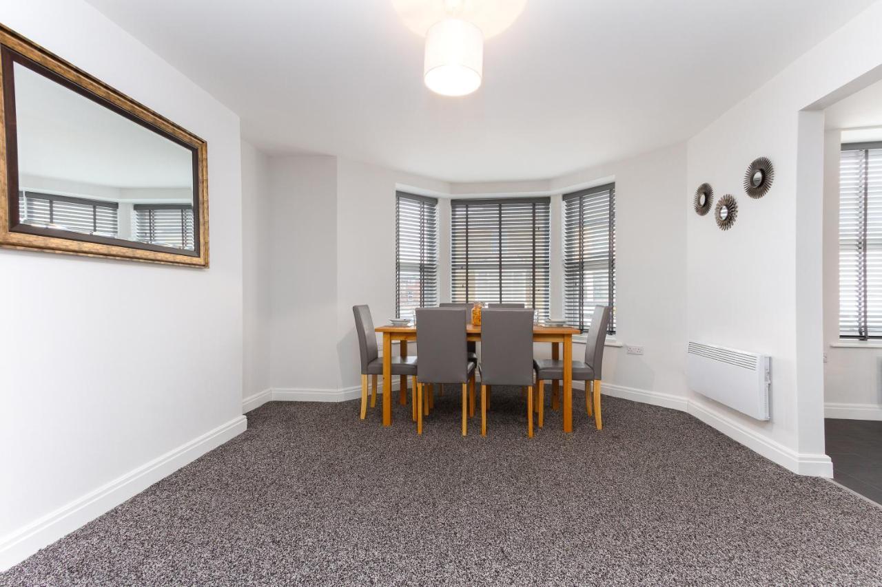 Apartment Kings Court Modern Aparthotel, Town Centre - Collection Blackpool