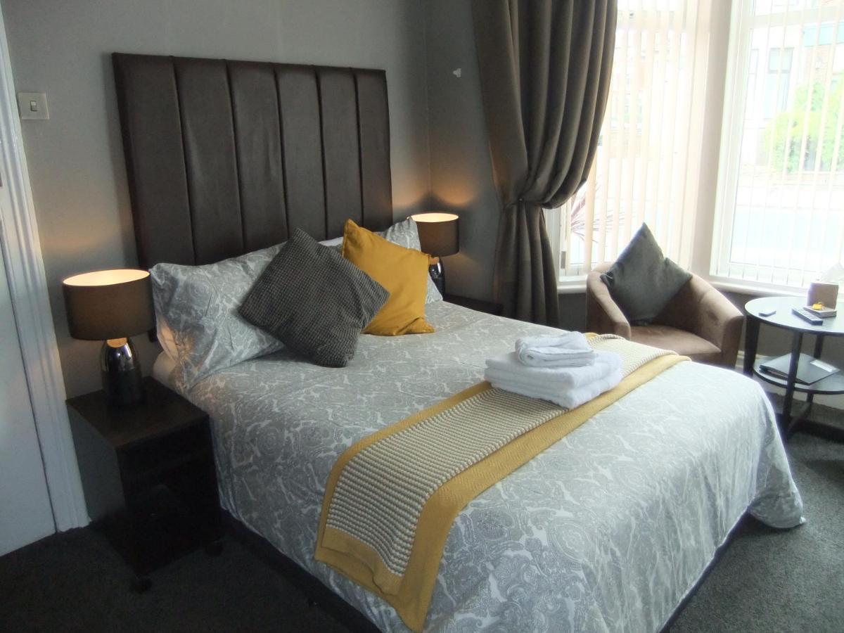 Dewsbury House Apartment