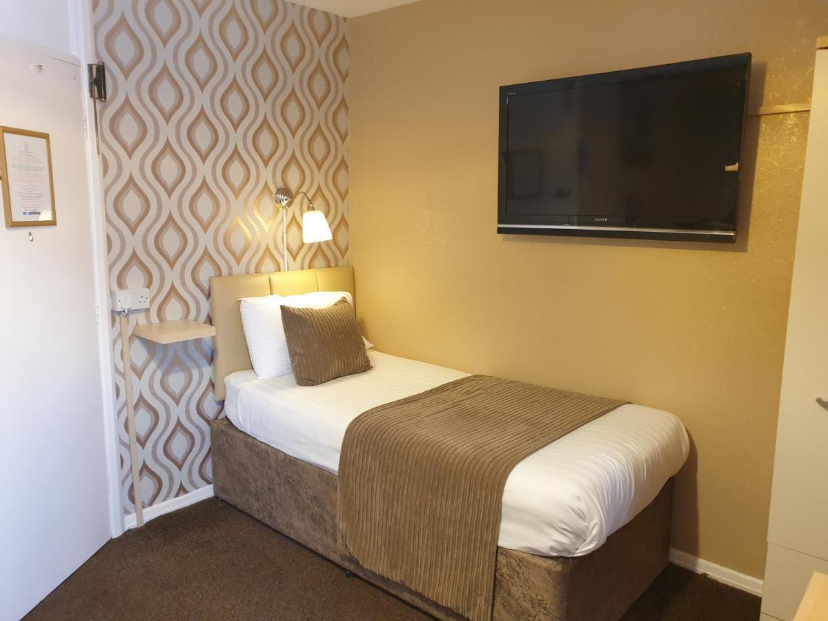 Corona Blackpool Hotel 4*