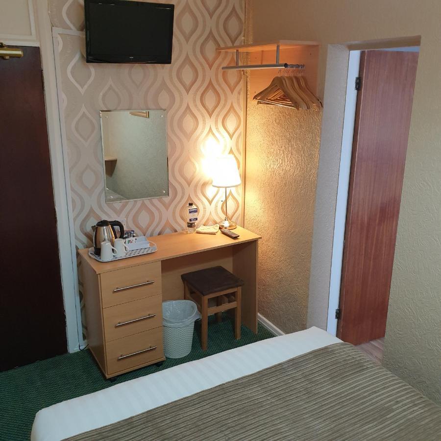 Corona Blackpool 4*