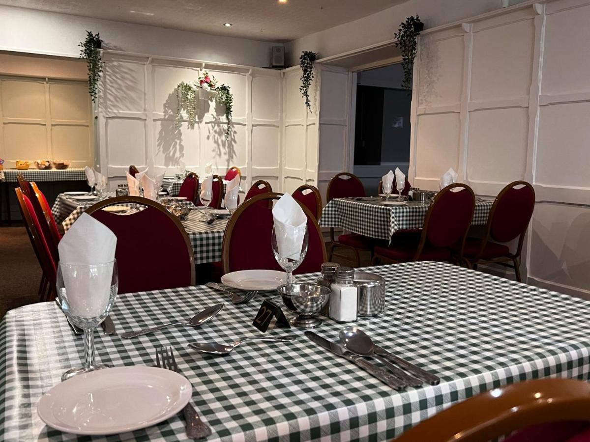 The Georgian Hollies 3*