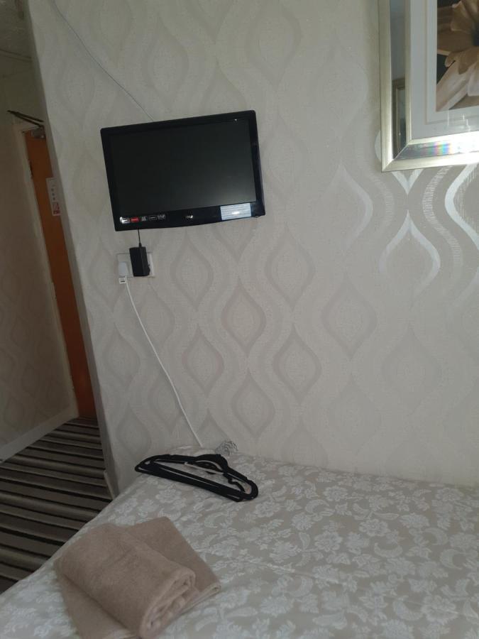 The Rutlands 3*