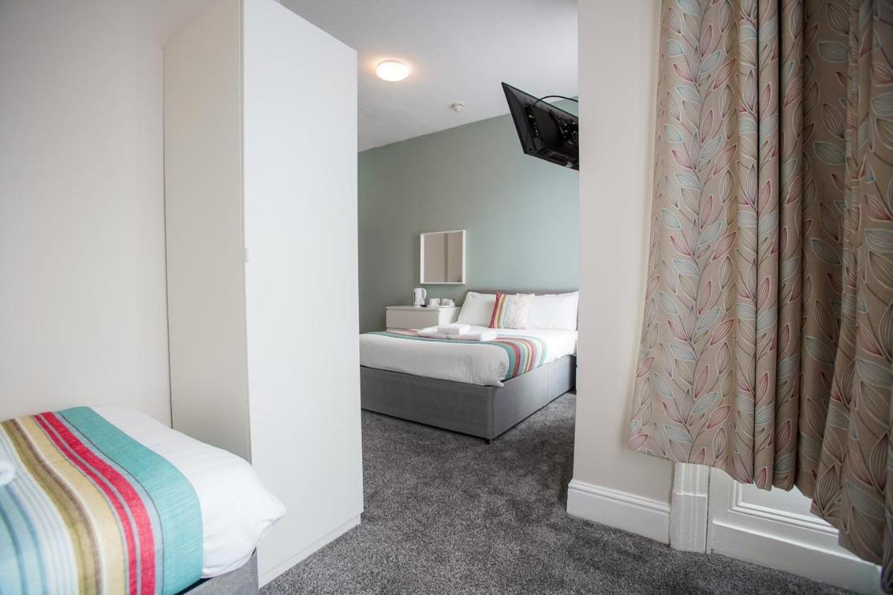 The Georgian Hollies 3* Blackpool