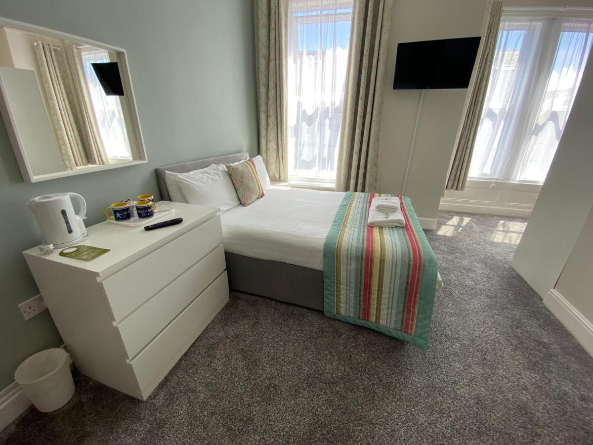 The Georgian Hollies 3*