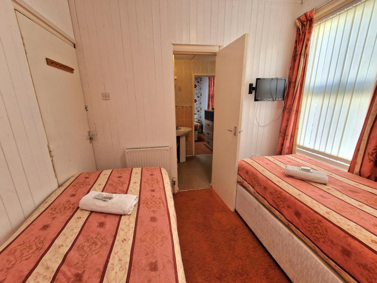 The Albany 3*