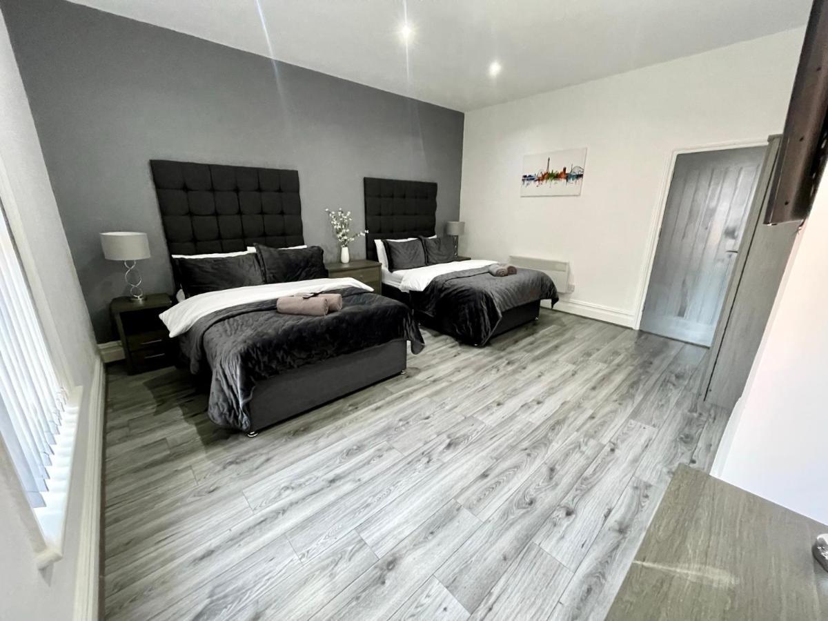 Apartment Reads Luxury Jacuzzi Blackpool