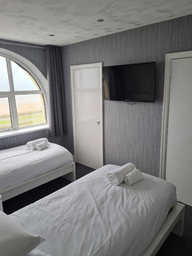 Queens Plaza Bed & Breakfast Blackpool