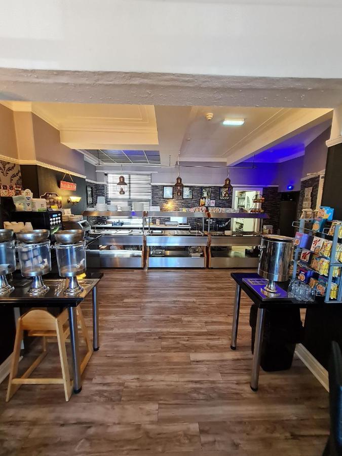 Queens Plaza Bed & Breakfast Blackpool