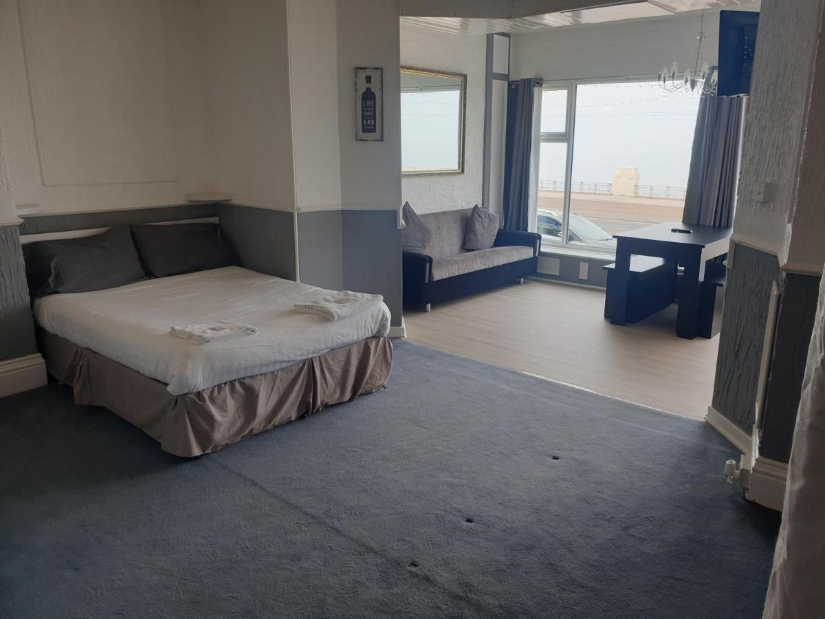 Lancaster Apartment