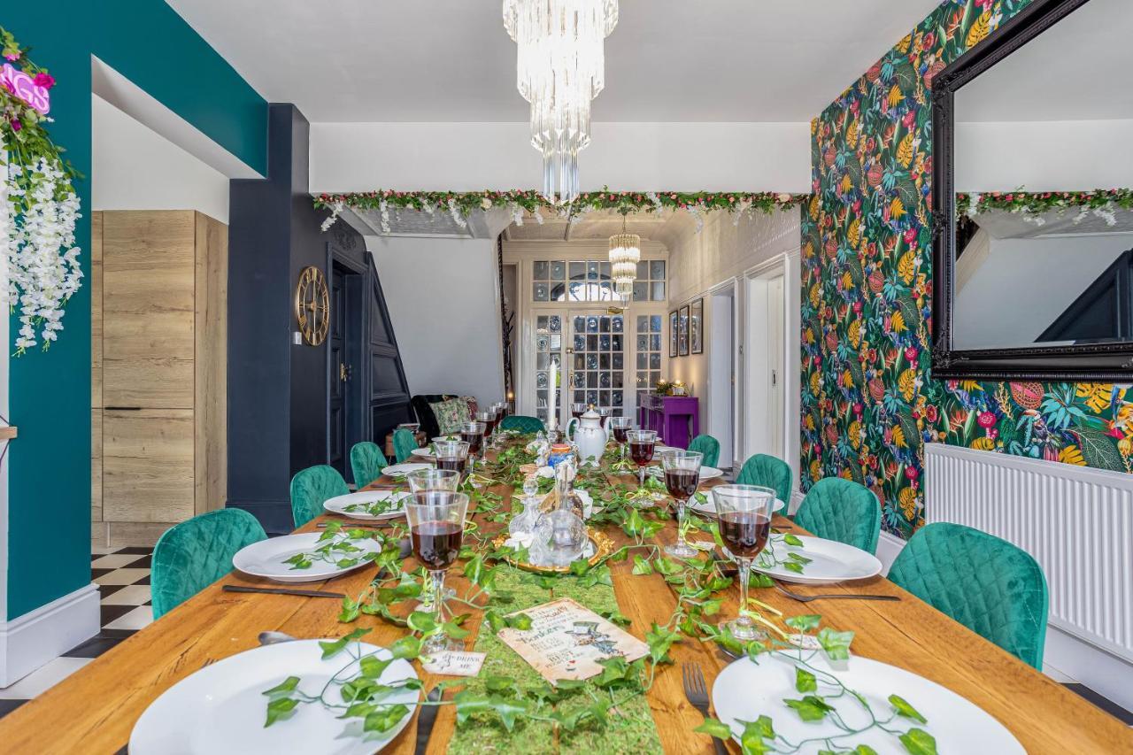 Empress Hall By Charles Alexander Short - Sleeps 20 Holiday home Blackpool