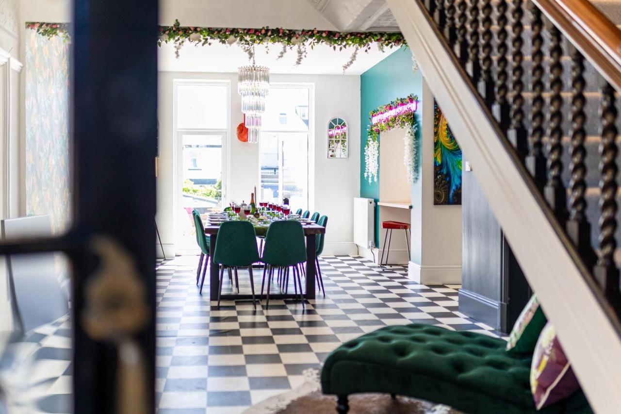 Empress Hall By Charles Alexander Short - Sleeps 20 *