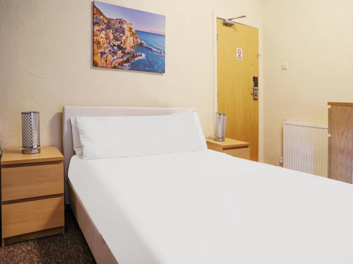 The Shores Hotel, 3*