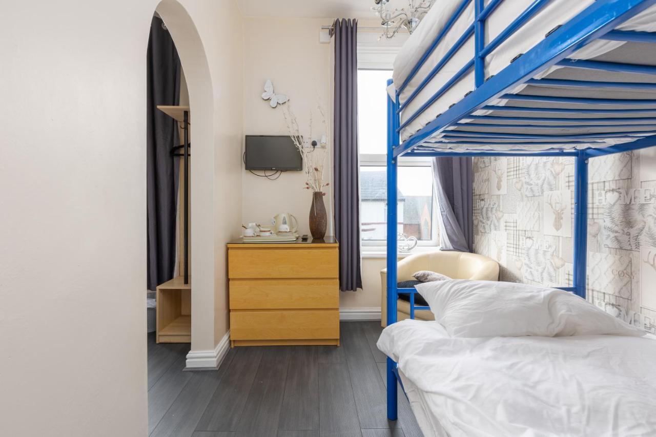 Hotel The 3*