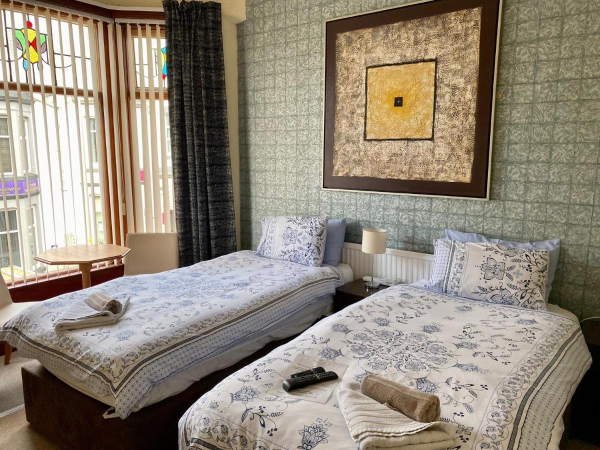 Bed & Breakfast The Rockley 2*