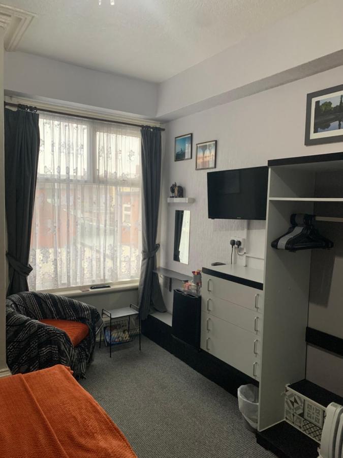 Guest house Hornby Villa- 4star B&b-couples & Families Only 4*