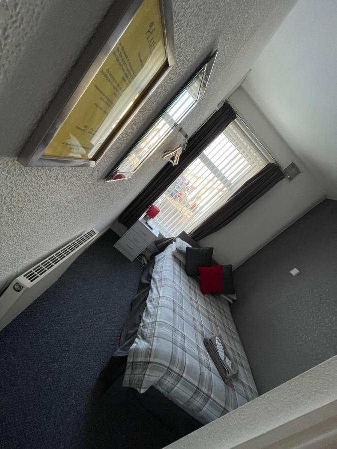 Harleys Reads Avenue 3* Blackpool