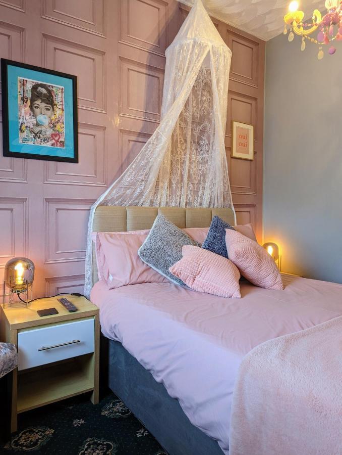 Bed & Breakfast The Mercury, - Over 21's Only Blackpool