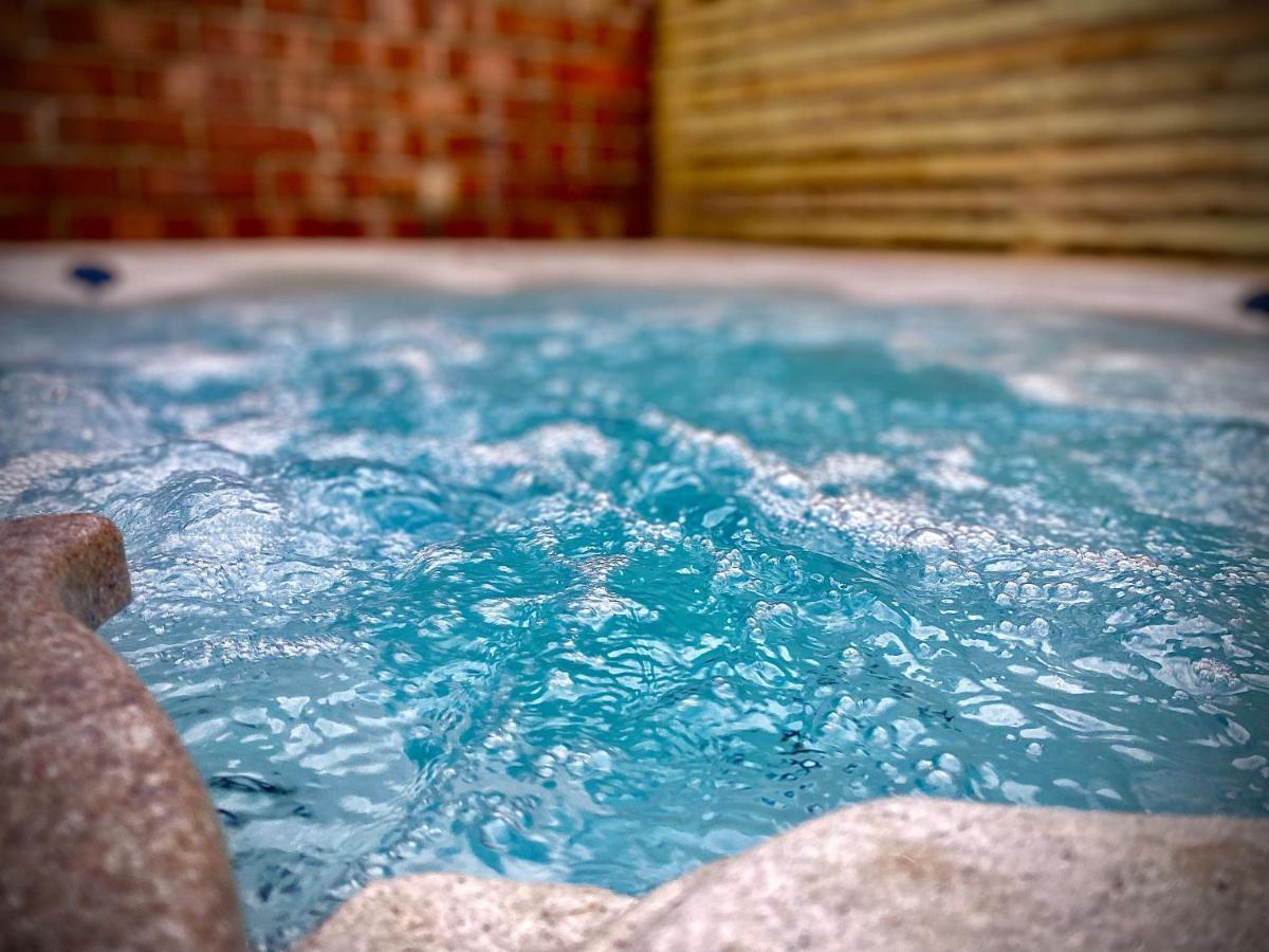 Family Modern 3 Bed Hot Tub House In * Blackpool