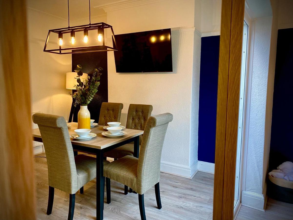 Family Modern 3 Bed Hot Tub House In Holiday home *