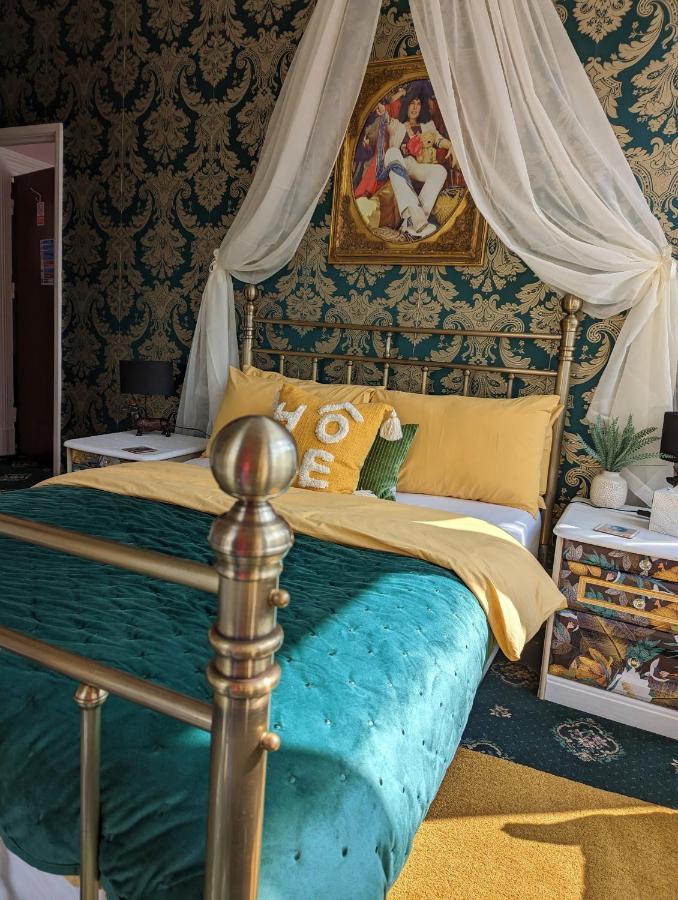 Bed & Breakfast The Mercury, - Over 21's Only Blackpool