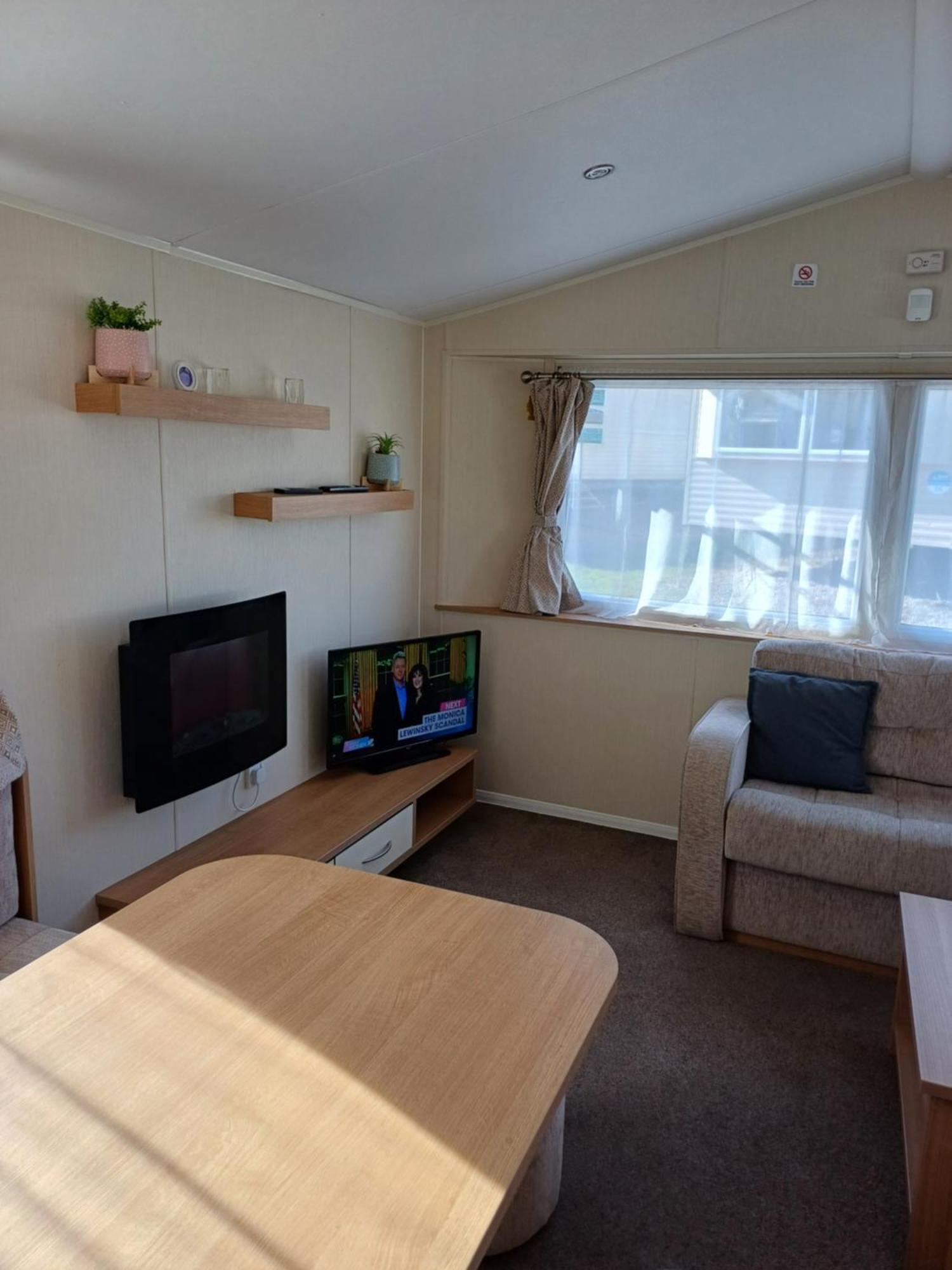 Caravan Holiday @ Marton Mere, Apartment Blackpool