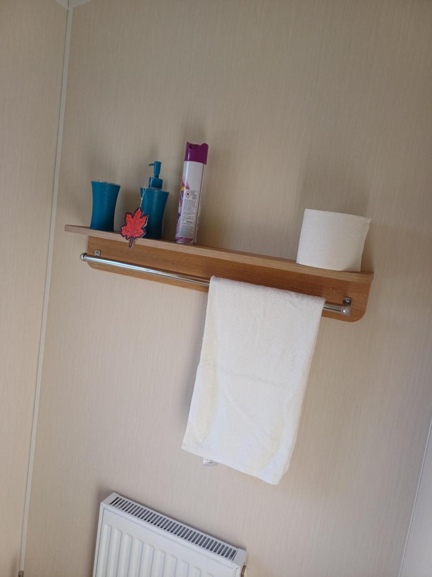 Apartment Caravan Holiday @ Marton Mere, *