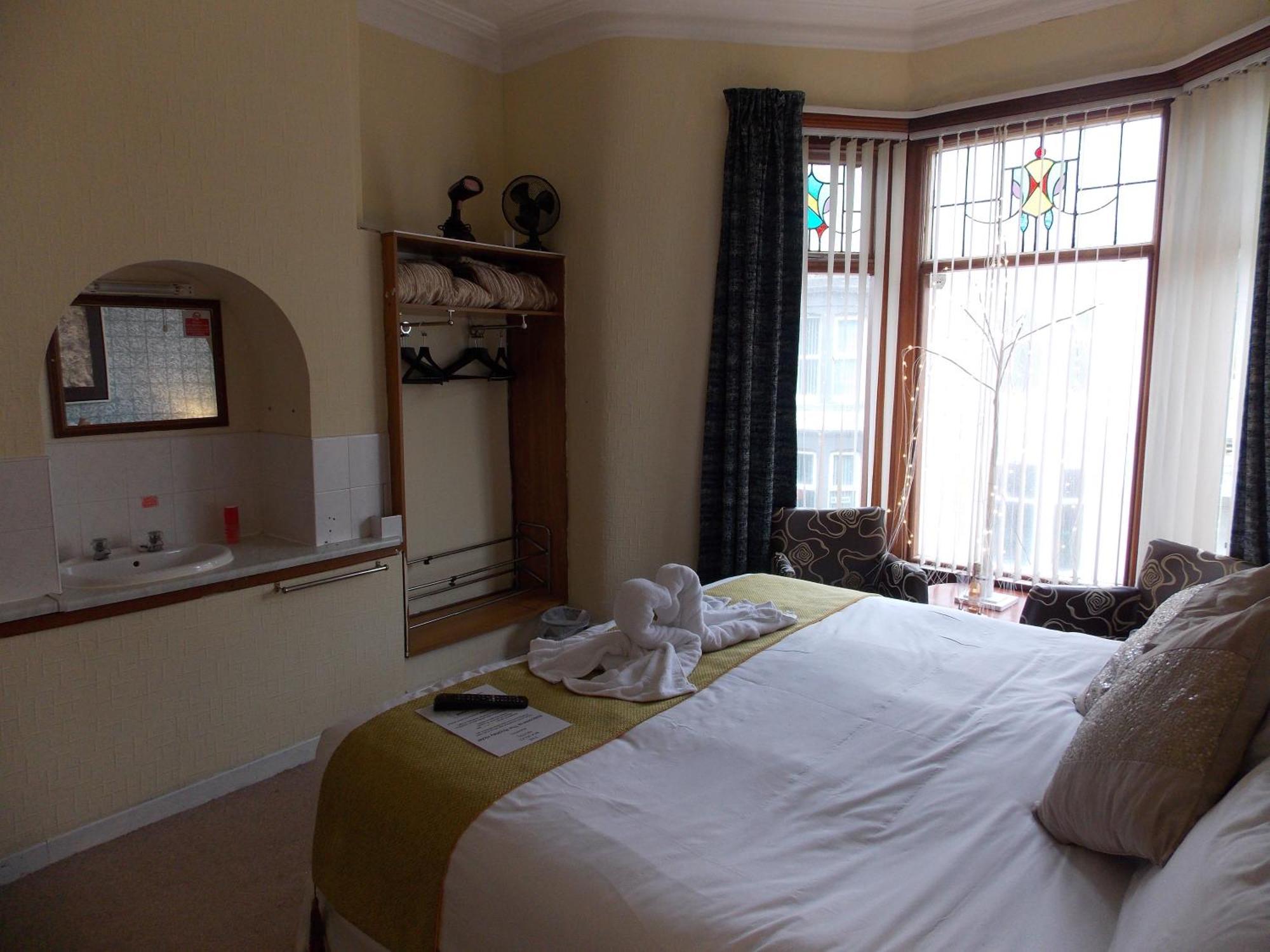Bed & Breakfast The Rockley 2*