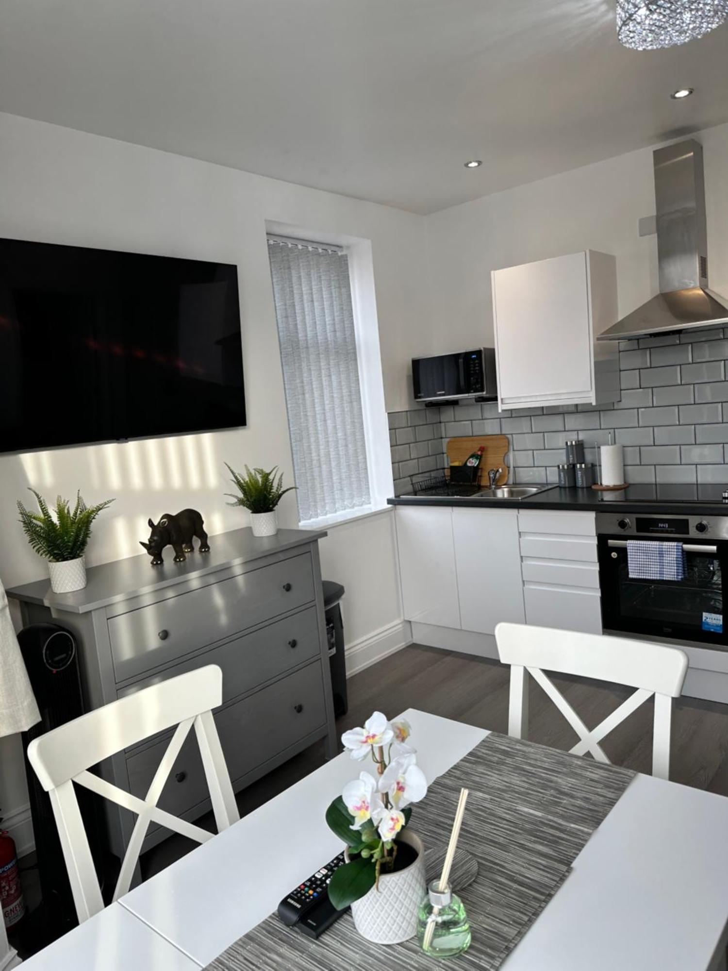 Granada Holmfield Rd * Blackpool