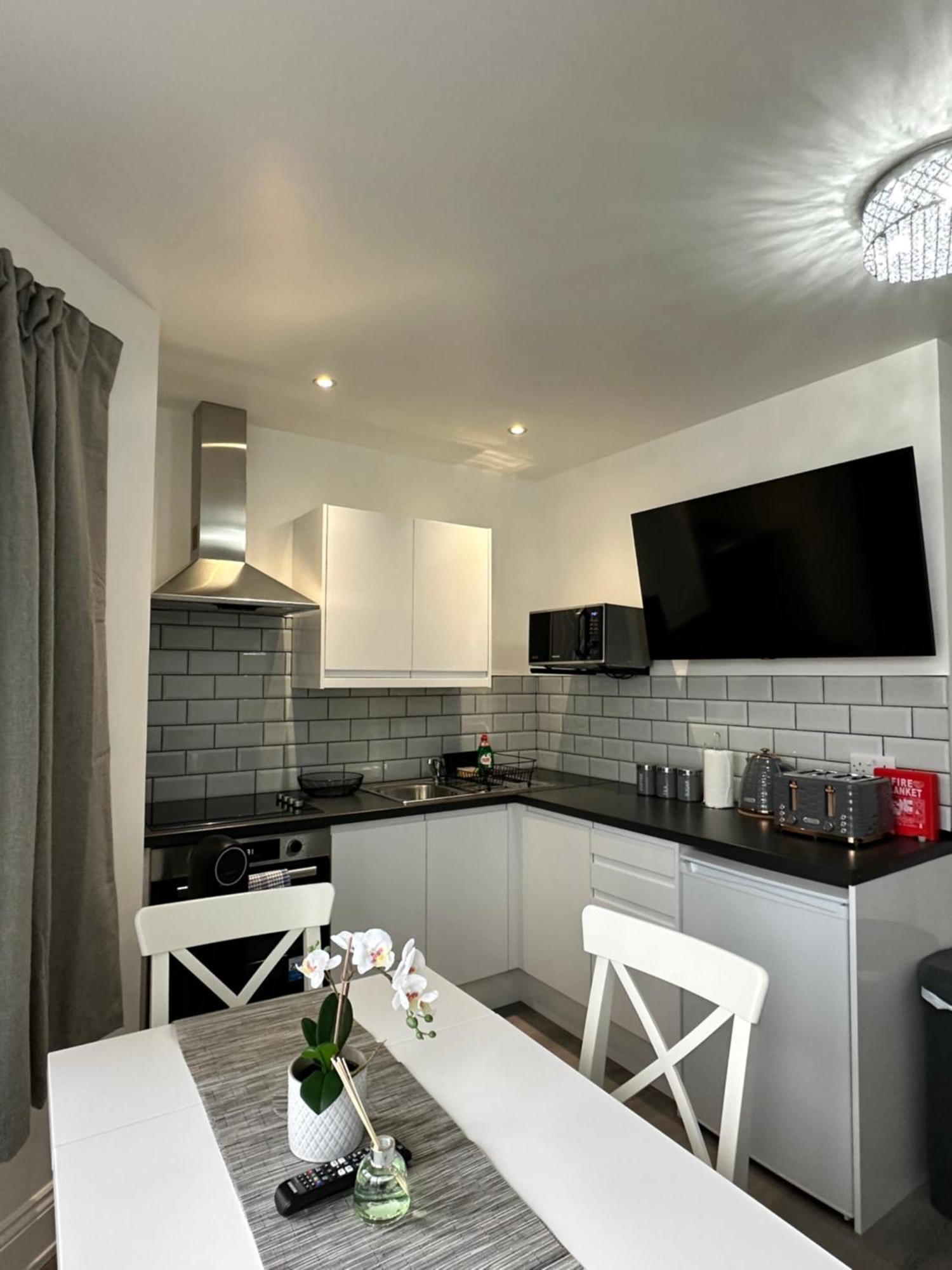 Granada Holmfield Rd *