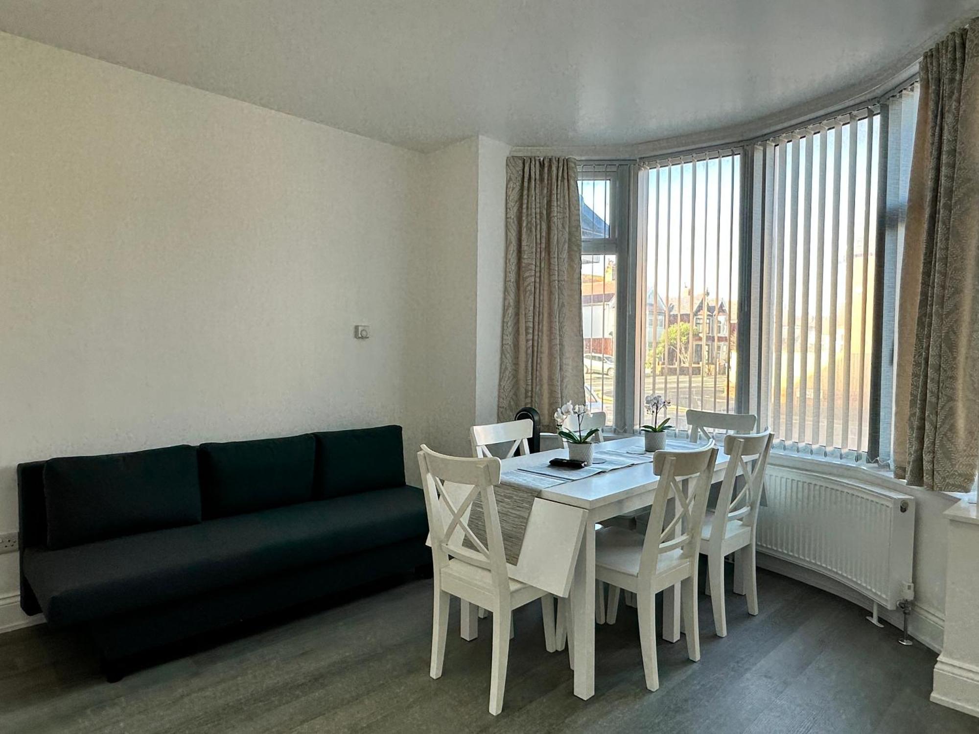 Granada Holmfield Rd Apartment Blackpool