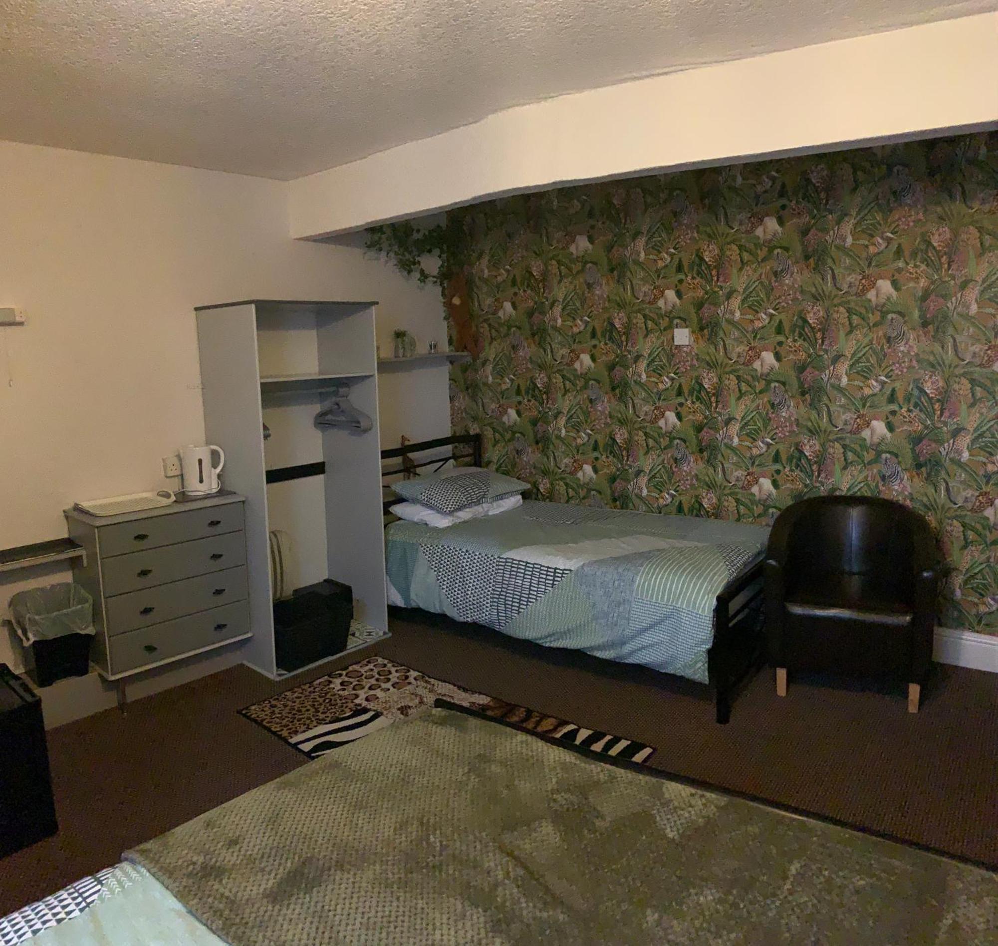 Guest house Hornby Villa- 4star B&b-couples & Families Only