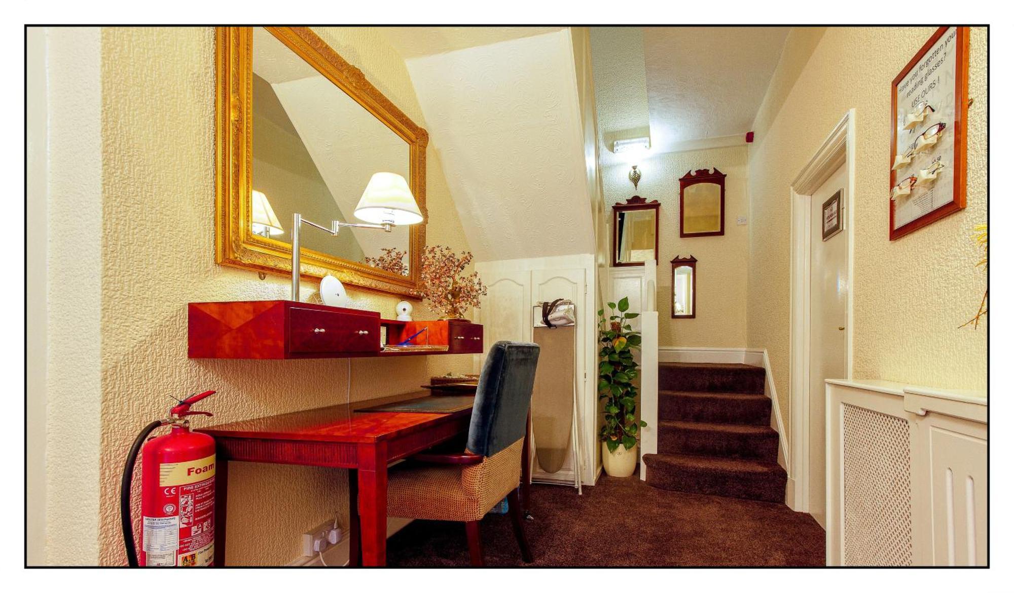 Guest house Pembroke Hotel 5*