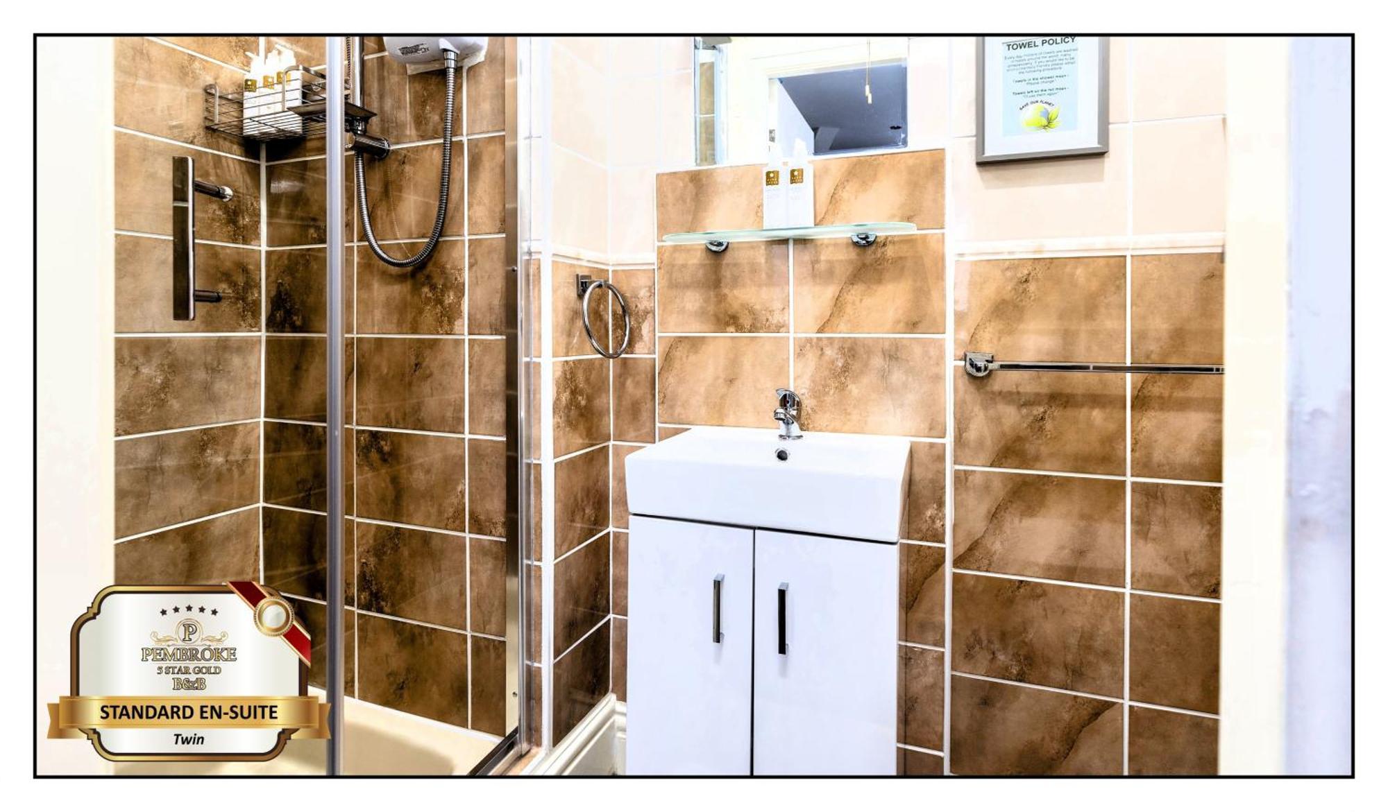 Pembroke Hotel 5*