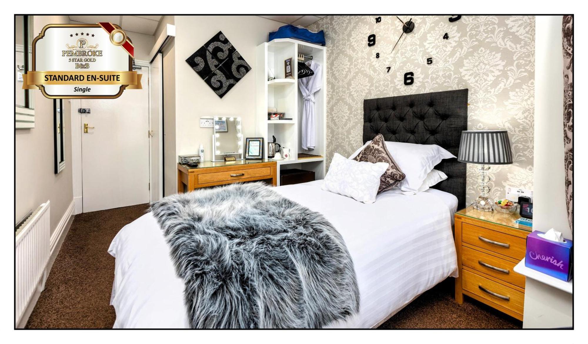 Guest house Pembroke Hotel 5*