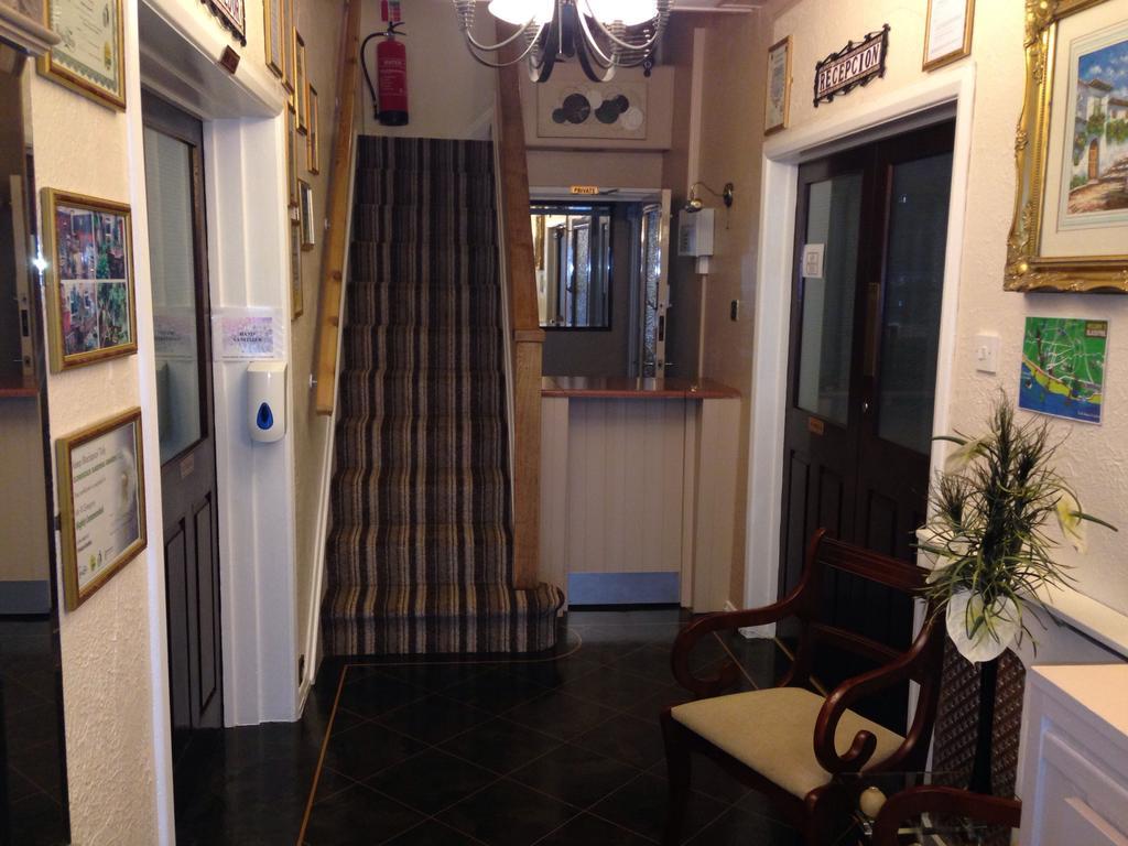 Corona Blackpool 4*