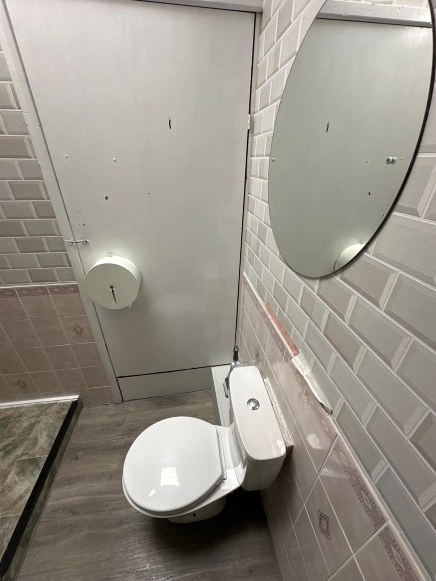 Runway - Minutes From Winter Gardens - Dog Friendly - Exceptionally Quiet - Very Close H&a Social Club (adults Only) Guest house Blackpool