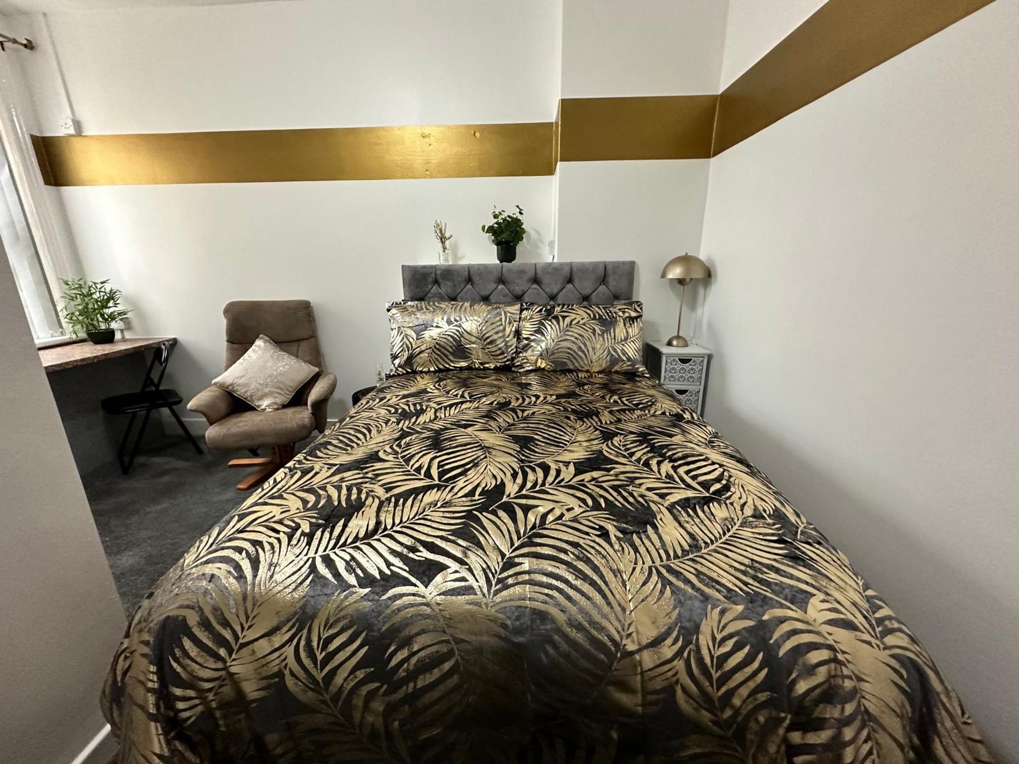 Guest house Runway - Minutes From Winter Gardens - Dog Friendly - Exceptionally Quiet - Very Close H&a Social Club (adults Only) Blackpool