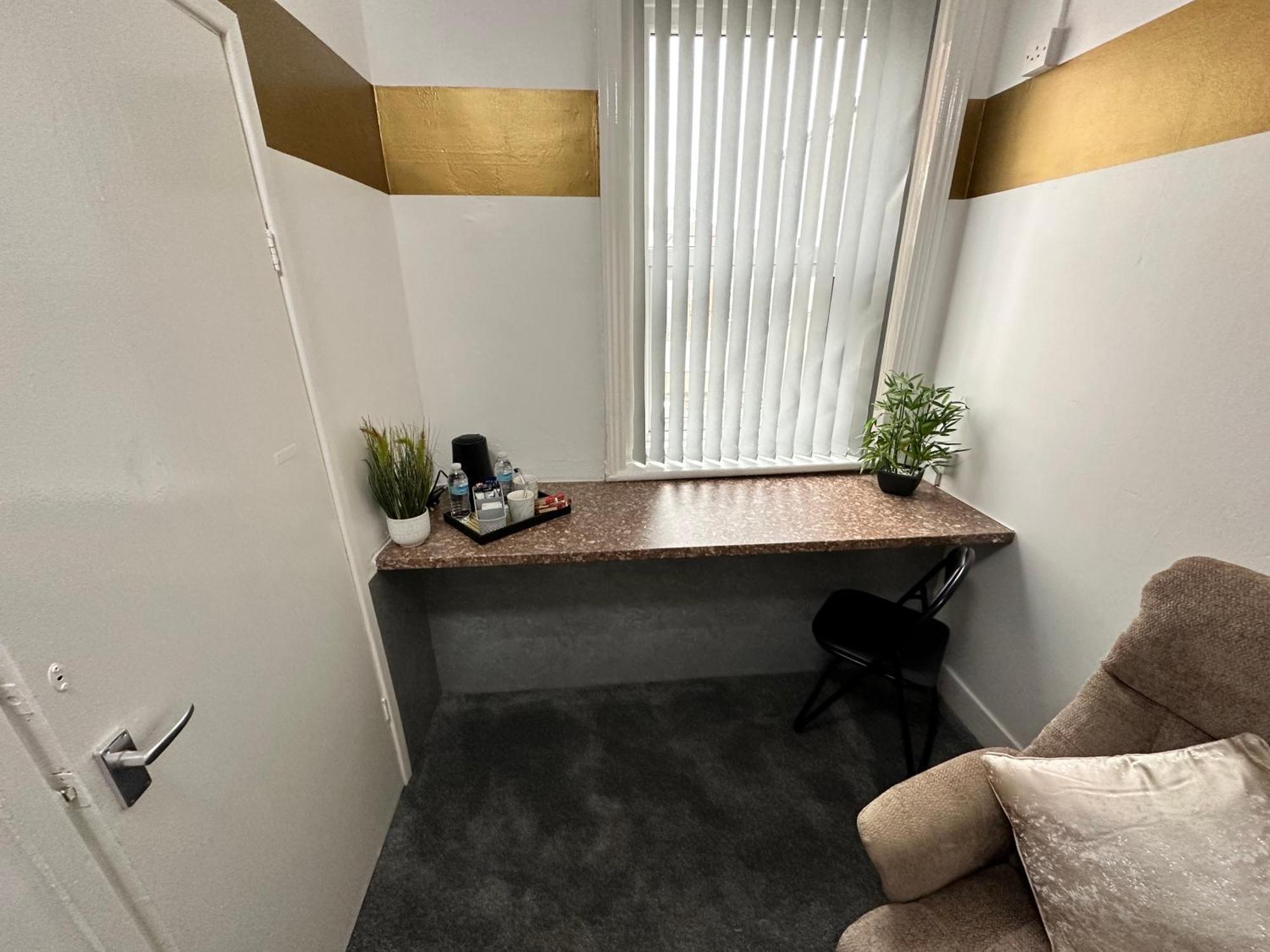 Runway - Minutes From Winter Gardens - Dog Friendly - Exceptionally Quiet - Very Close H&a Social Club (adults Only) * Blackpool