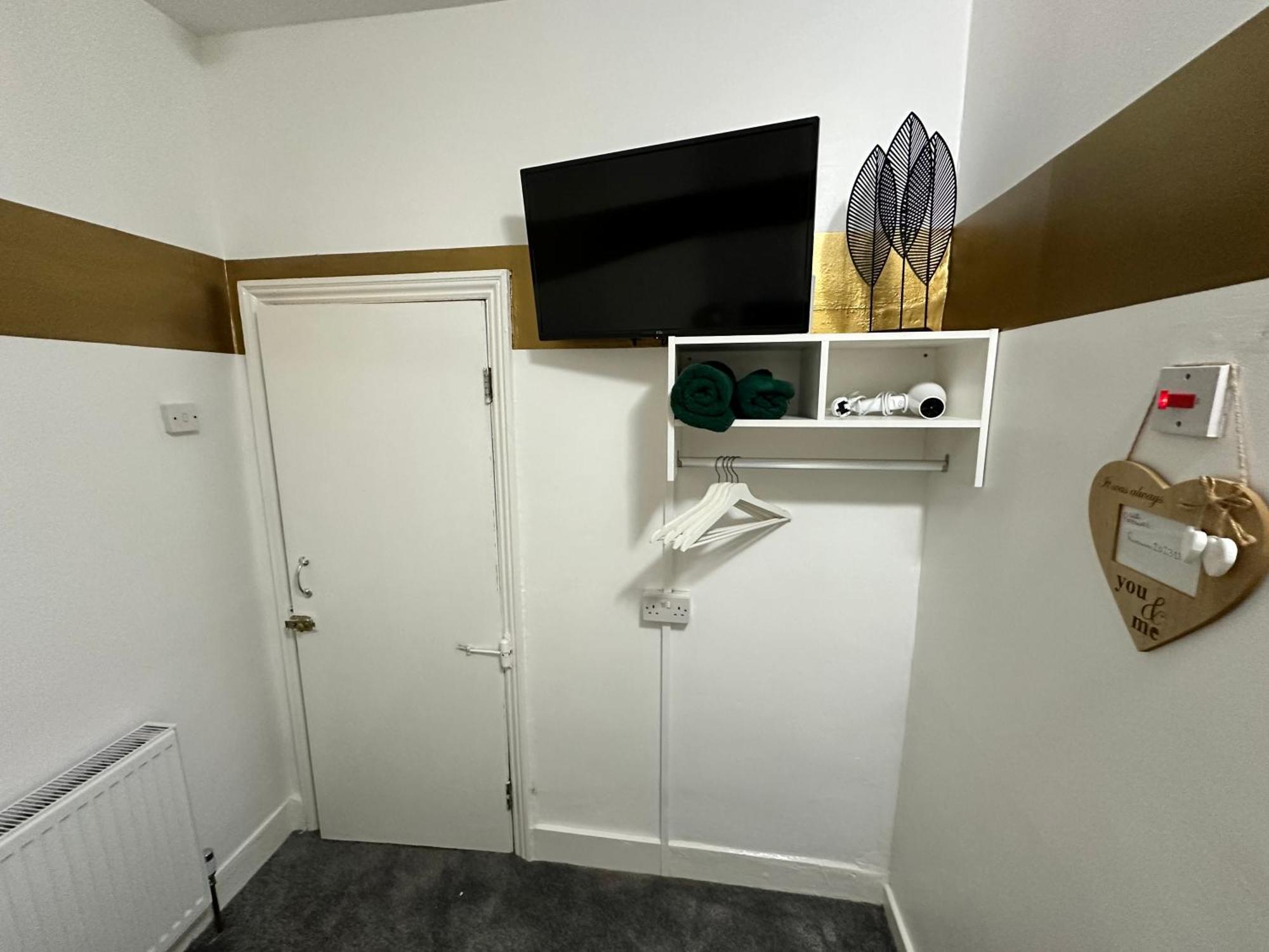 Guest house Runway - Minutes From Winter Gardens - Dog Friendly - Exceptionally Quiet - Very Close H&a Social Club (adults Only)