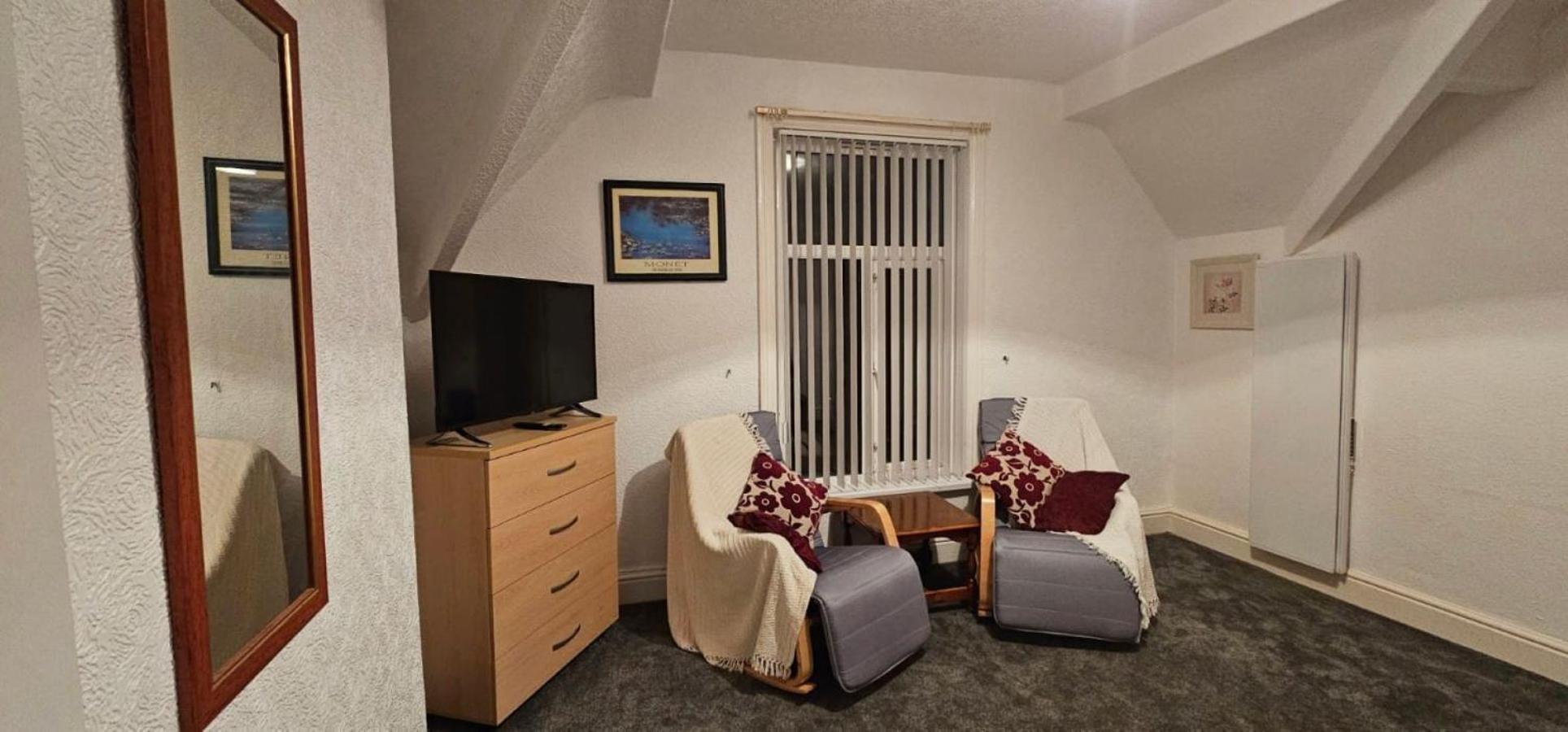 Lawnswood Apartment
