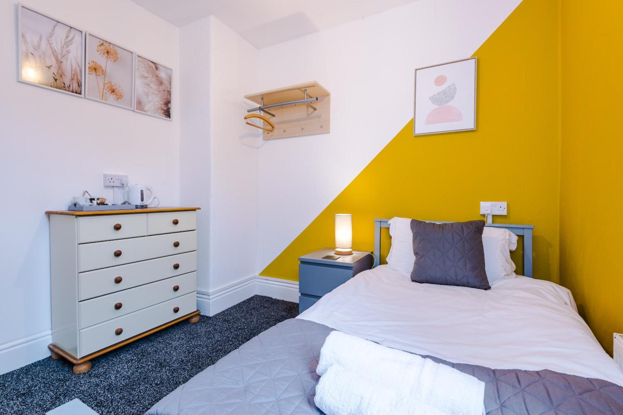 Bed & Breakfast Pebbles Blackpool