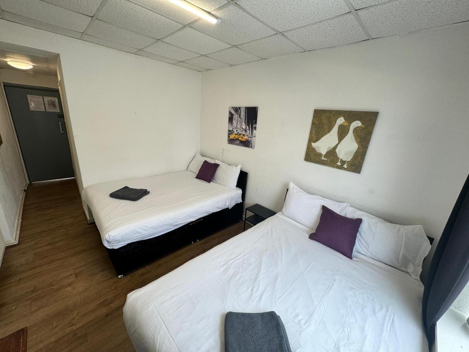 Burlington West Guest house *