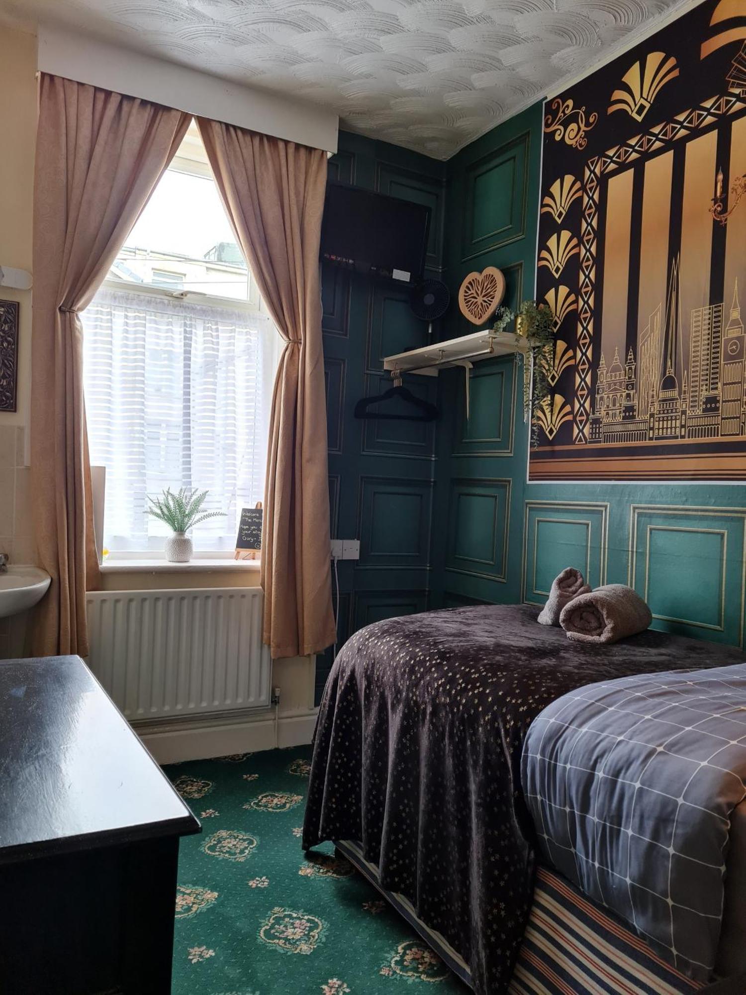 Bed & Breakfast The Mercury, - Over 21's Only Blackpool
