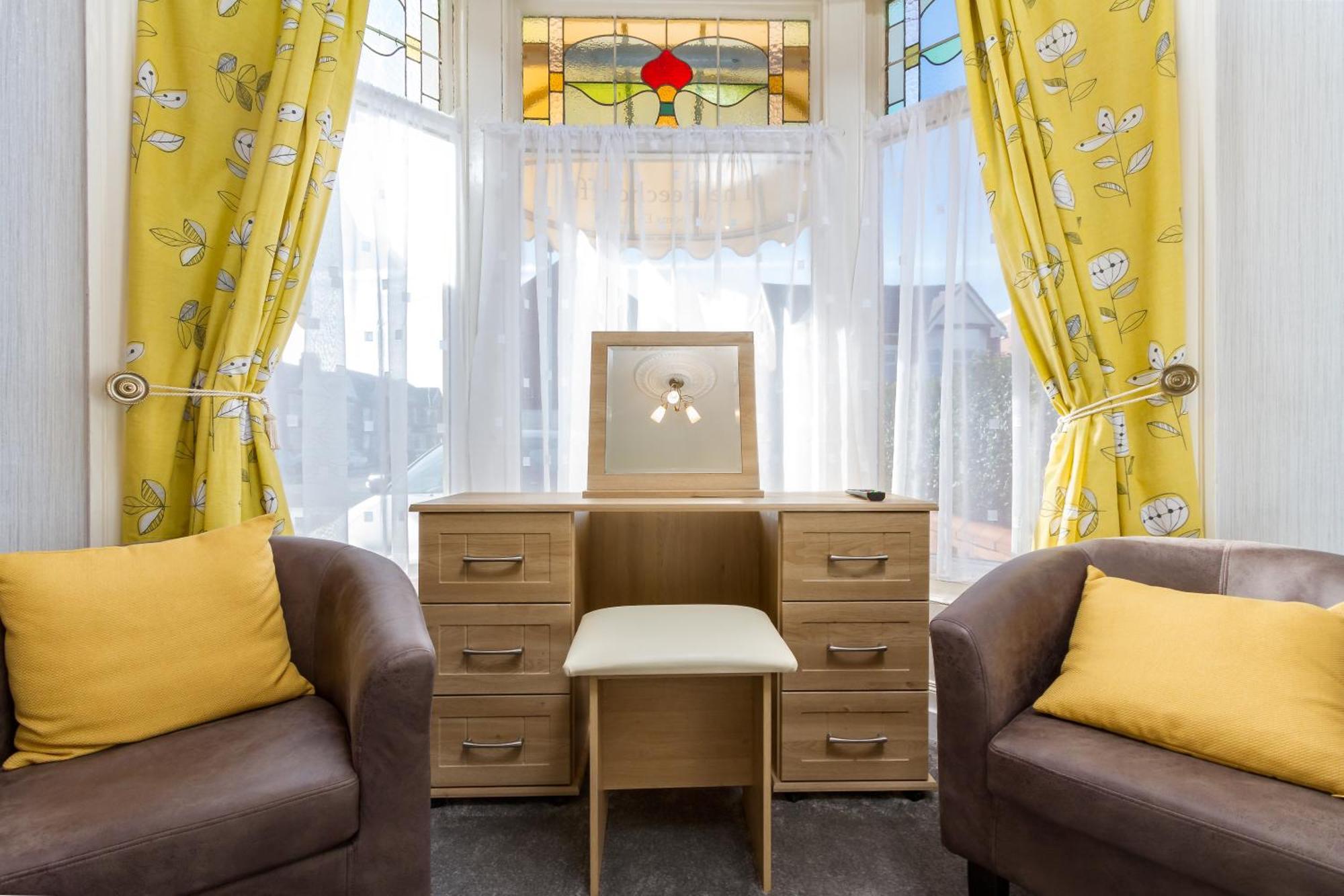 The Beechcliffe - Over 35's Only 3* Blackpool